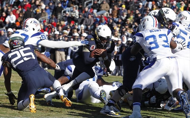 (Video) Keenan Reynolds ties NCAA record with 84TH career TD in Army-Navy game